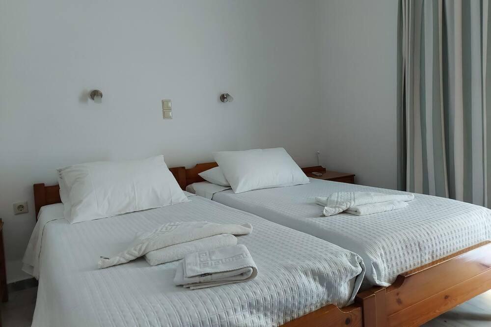 Menelaos Apartments Daratsos Bagian luar foto