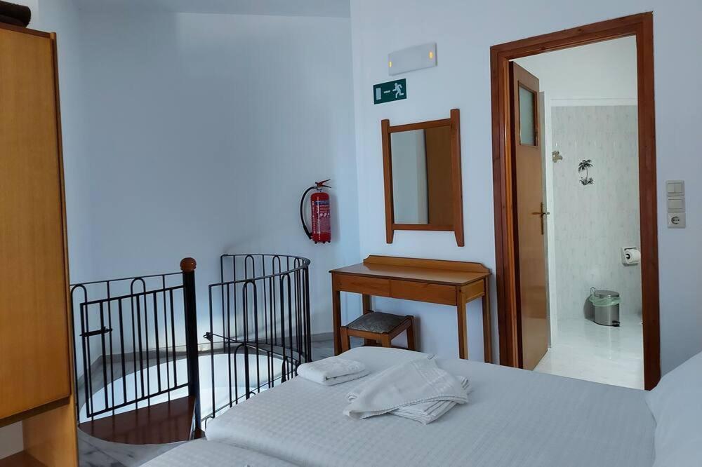 Menelaos Apartments Daratsos Bagian luar foto