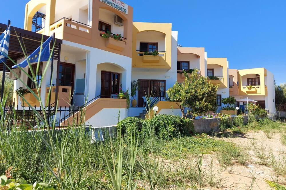 Menelaos Apartments Daratsos Bagian luar foto