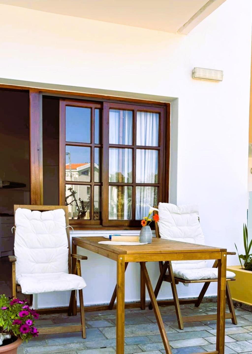 Menelaos Apartments Daratsos Bagian luar foto