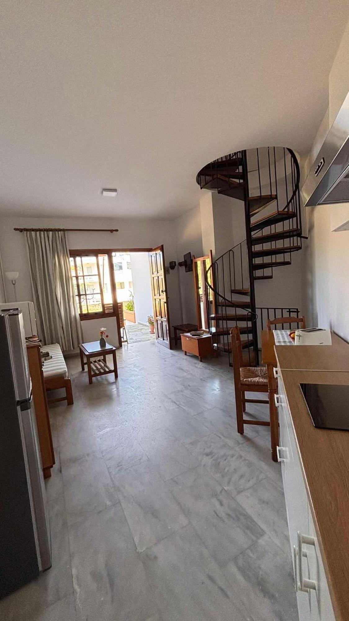 Menelaos Apartments Daratsos Bagian luar foto