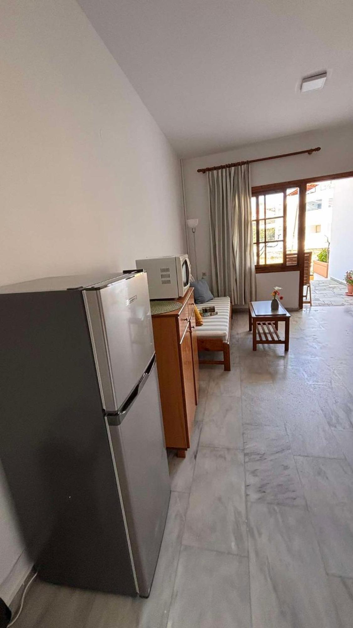 Menelaos Apartments Daratsos Bagian luar foto