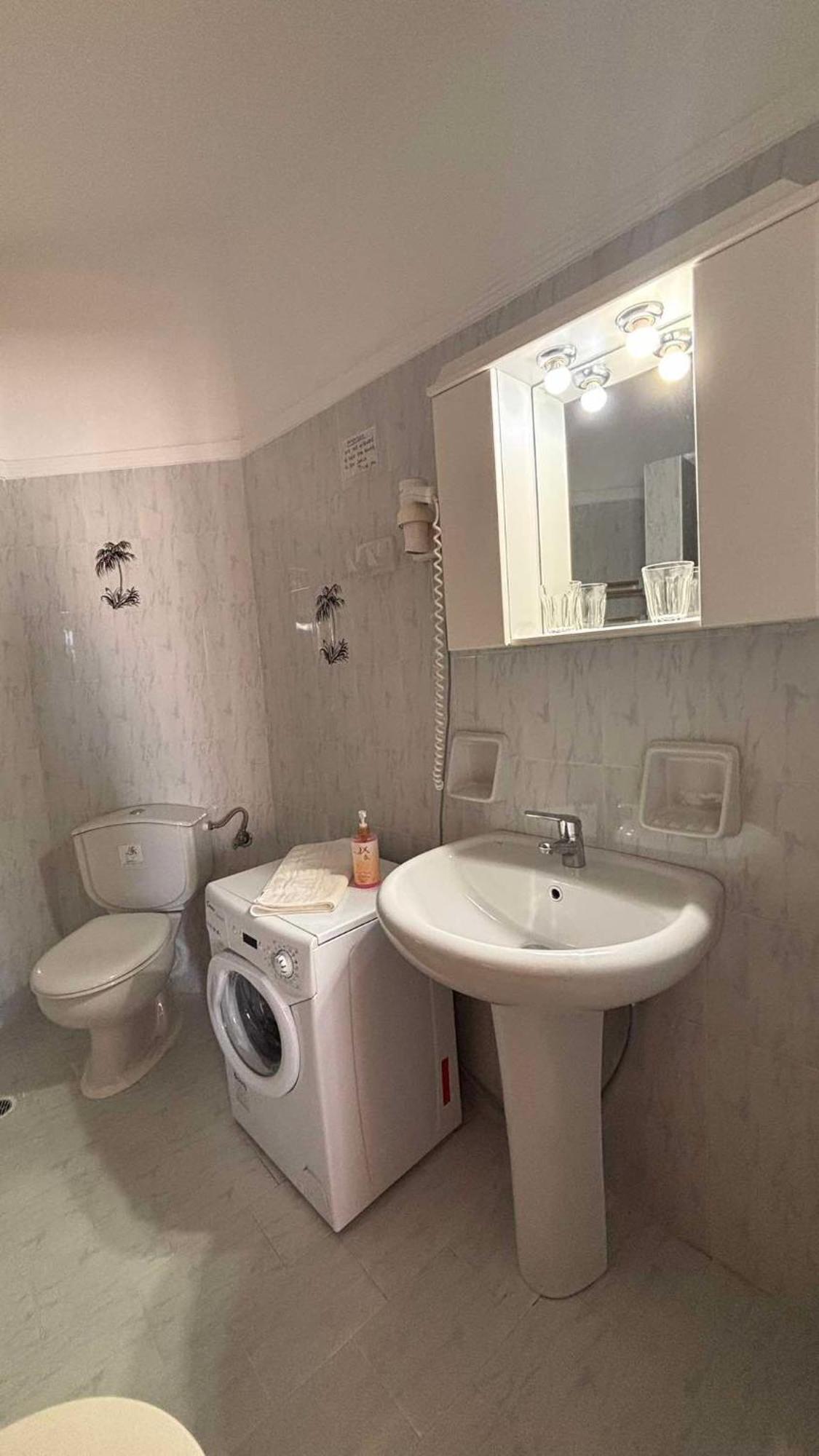 Menelaos Apartments Daratsos Bagian luar foto